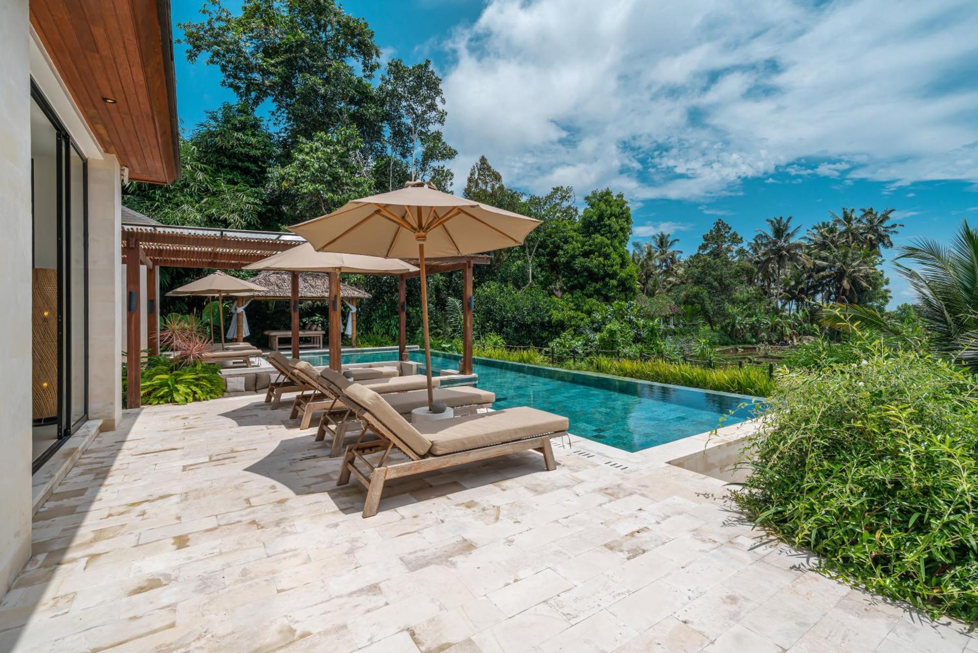 Rosita - Stunning 5br - Sauna, Gym, Rice Field Views Ubud