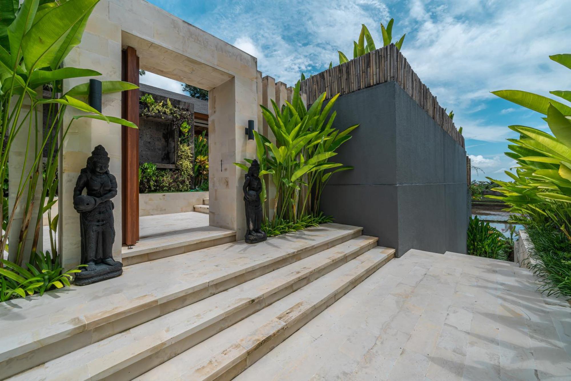 Rosita - Stunning 5br - Sauna, Gym, Rice Field Views Villa Ubud