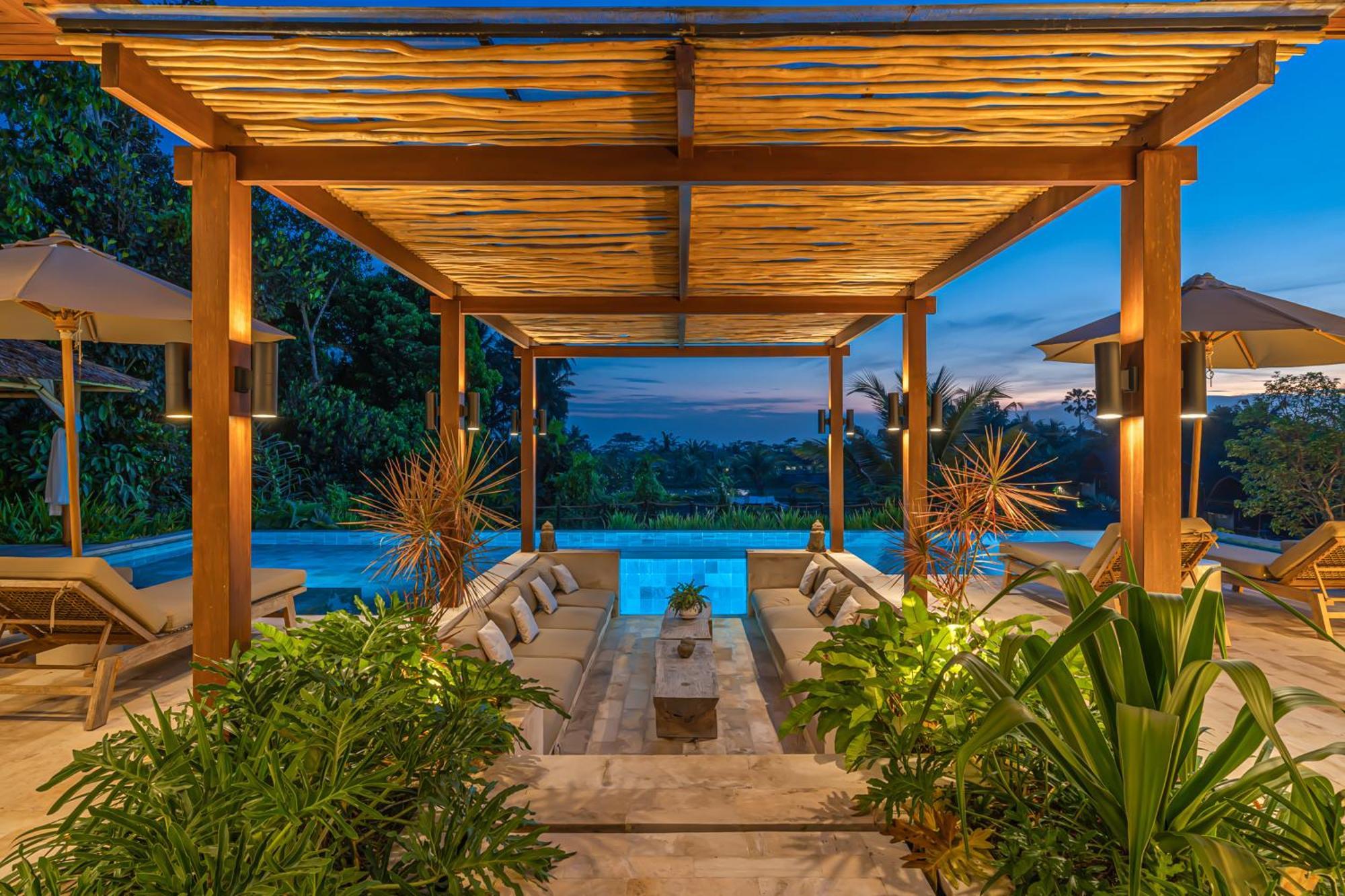 Villa Rosita - Stunning 5br - Sauna, Gym, Rice Field Views Ubud