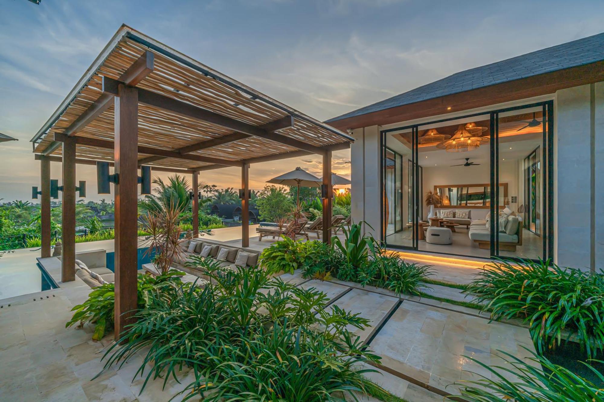 Rosita - Stunning 5br - Sauna, Gym, Rice Field Views Ubud