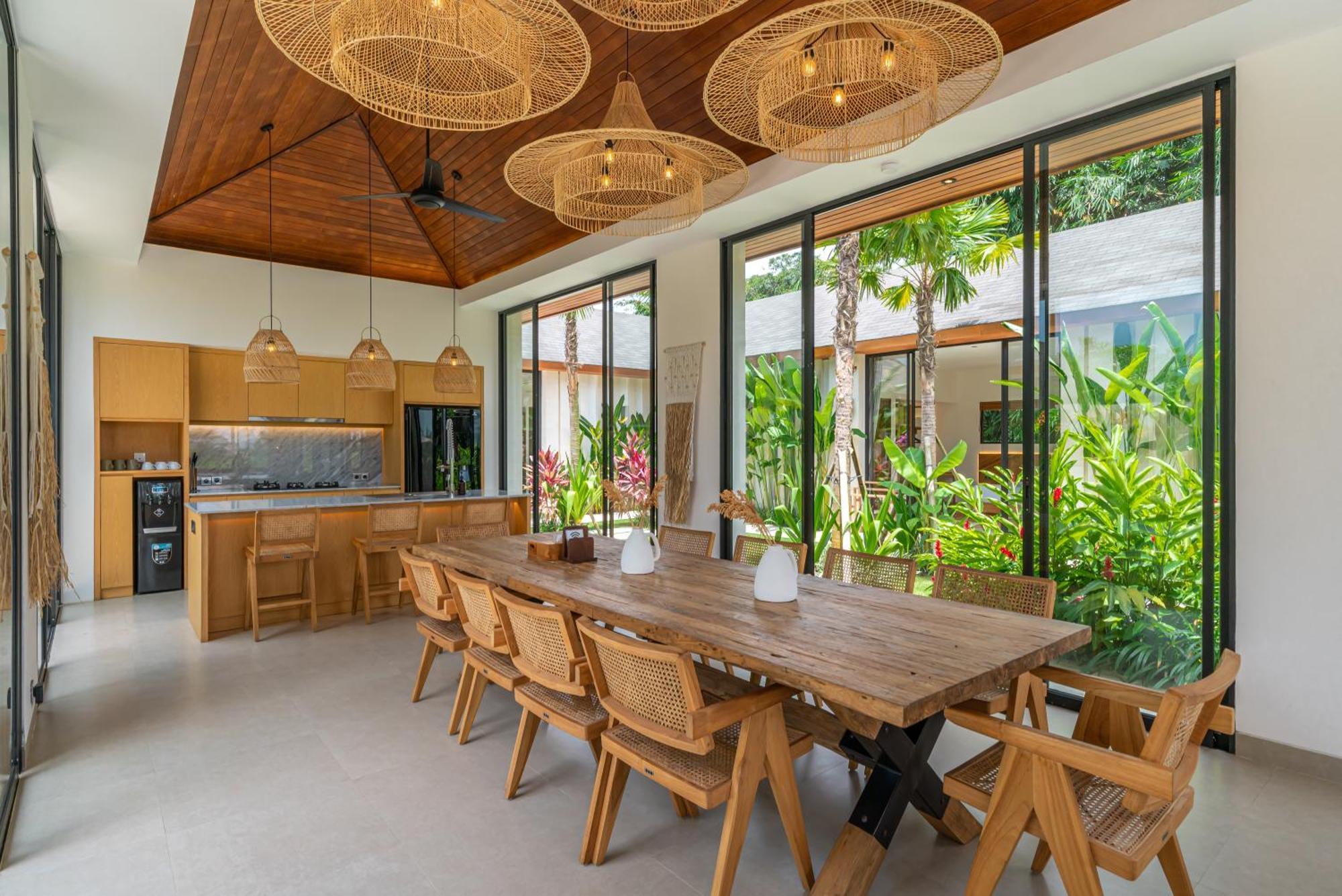 Villa Rosita - Stunning 5br - Sauna, Gym, Rice Field Views Ubud